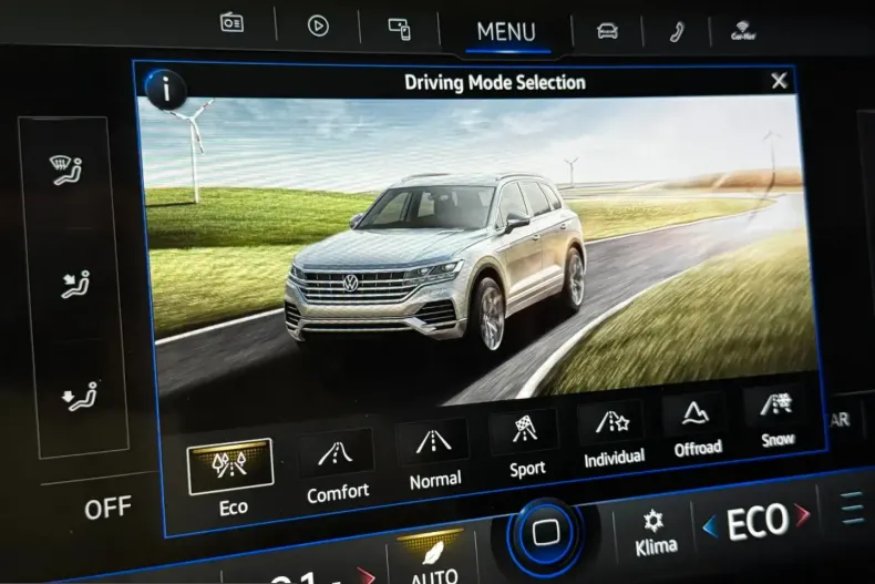 Volkswagen Touareg din 2023 cu 25.592 km - oferta VOL259327 - foto 30