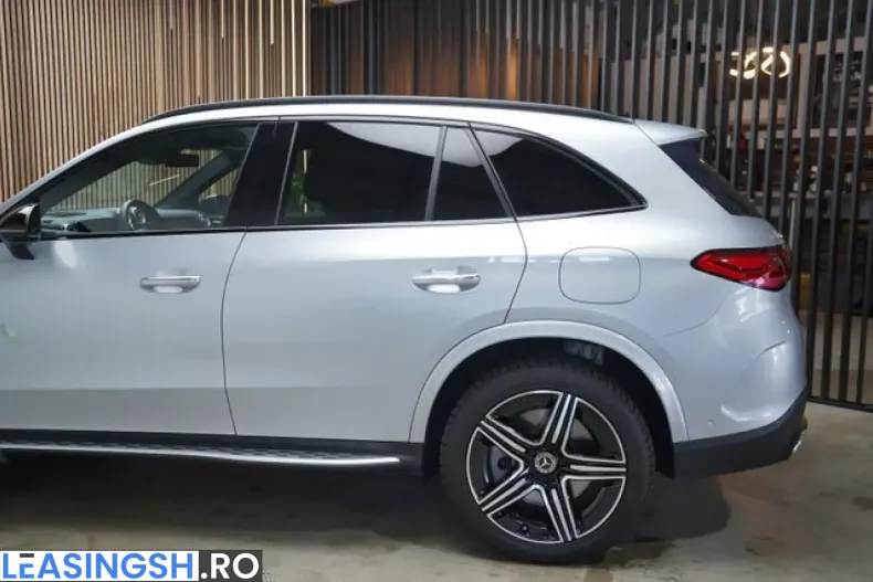 Mercedes-Benz GLC 300 (Clasa GLC) din 2023 cu 35.500 km - oferta MER259343 - foto 11