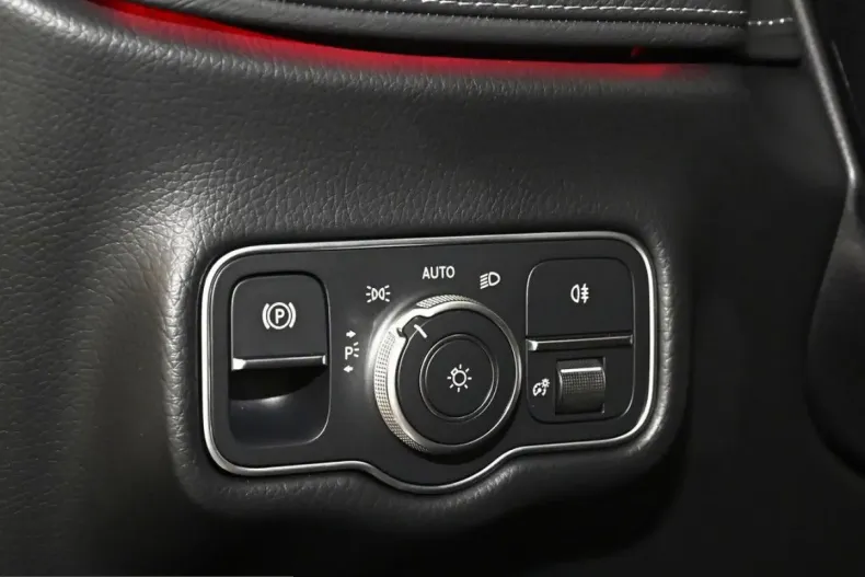 Mercedes-Benz G 500 (Clasa G) din 2025 cu 6.375 km - oferta MER259354 - foto 18