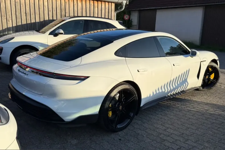 Porsche Taycan din 2024 cu 54.999 km - oferta POR259358 - foto 6