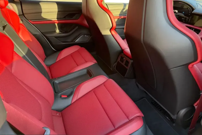Porsche Taycan din 2024 cu 54.999 km - oferta POR259358 - foto 20