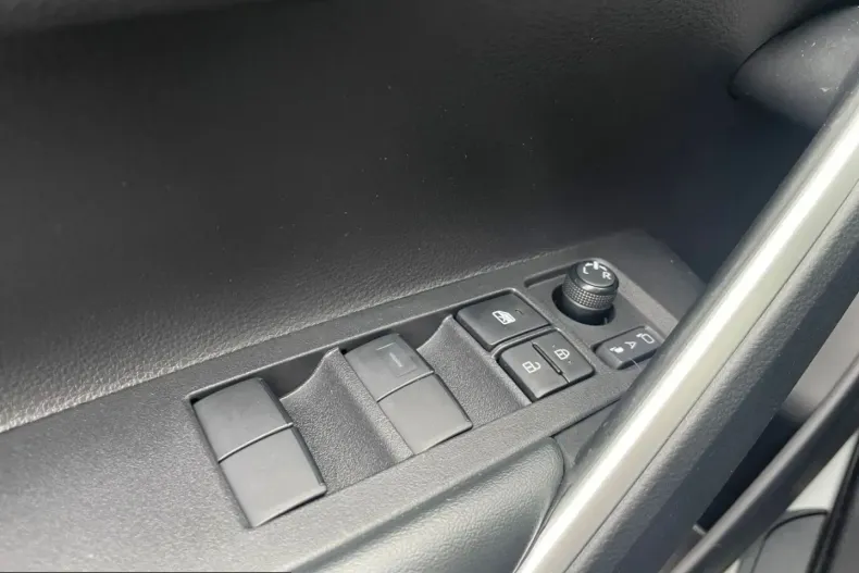 Toyota Corolla Cross din 2023 cu 45.991 km - oferta TOY259373 - foto 22