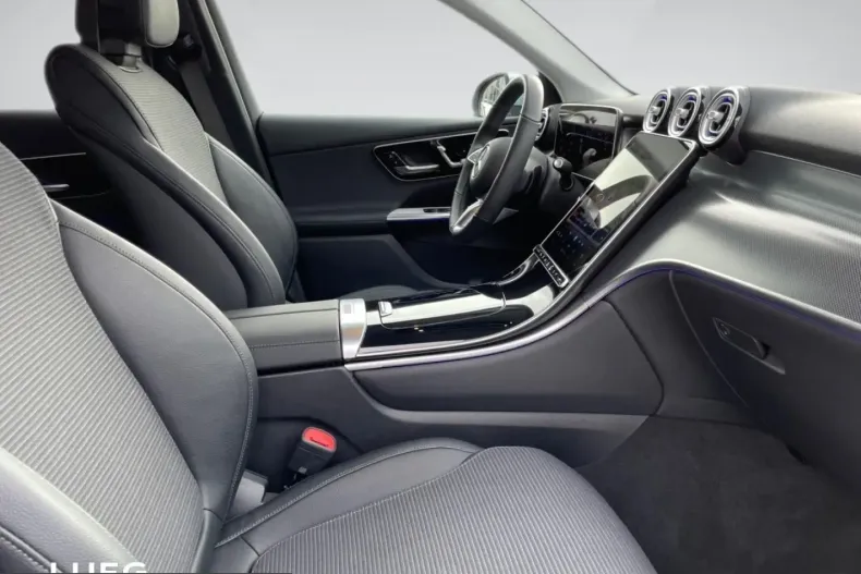 Mercedes-Benz GLC 300 (Clasa GLC) din 2025 cu 14.893 km - oferta MER259421 - foto 9