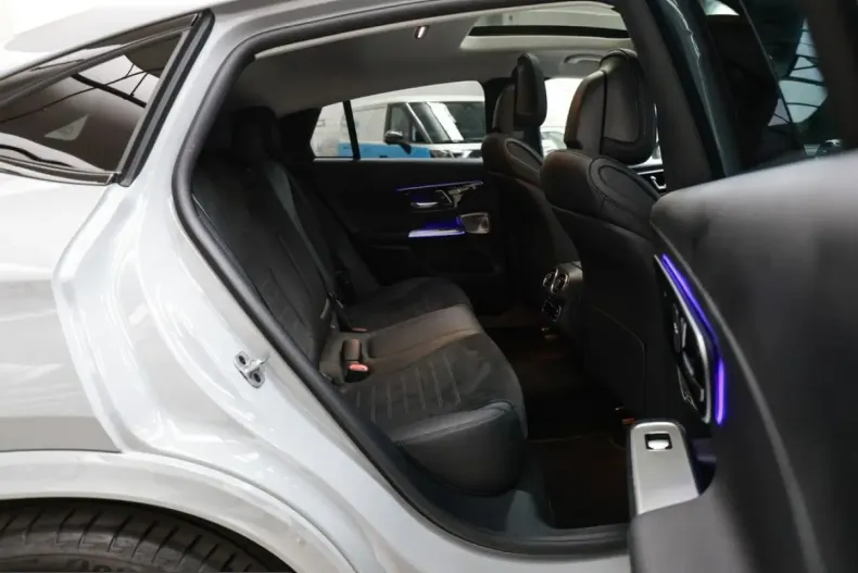 Mercedes-Benz GLC 400 (Clasa GLC) din 2025 cu 18.500 km - oferta MER259422 - foto 5
