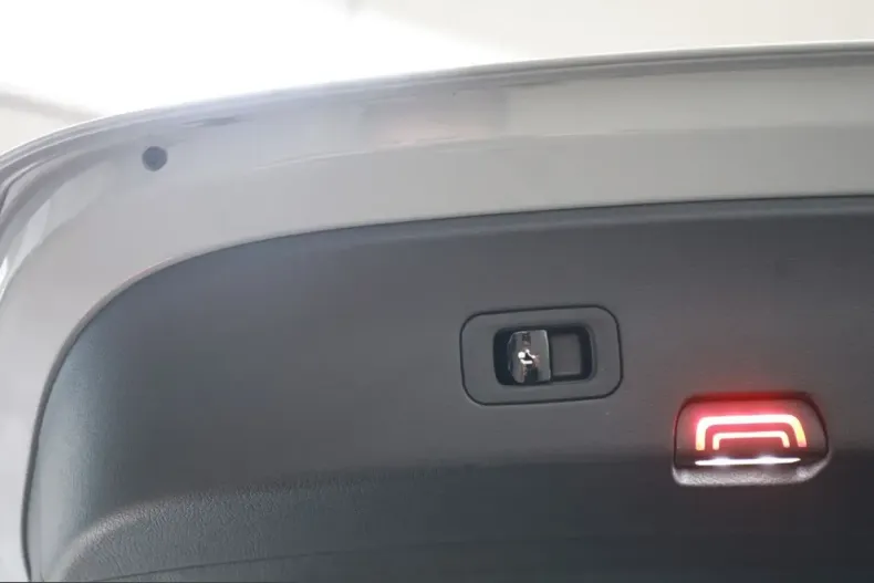 Mercedes-Benz GLC 400 (Clasa GLC) din 2025 cu 18.500 km - oferta MER259422 - foto 26