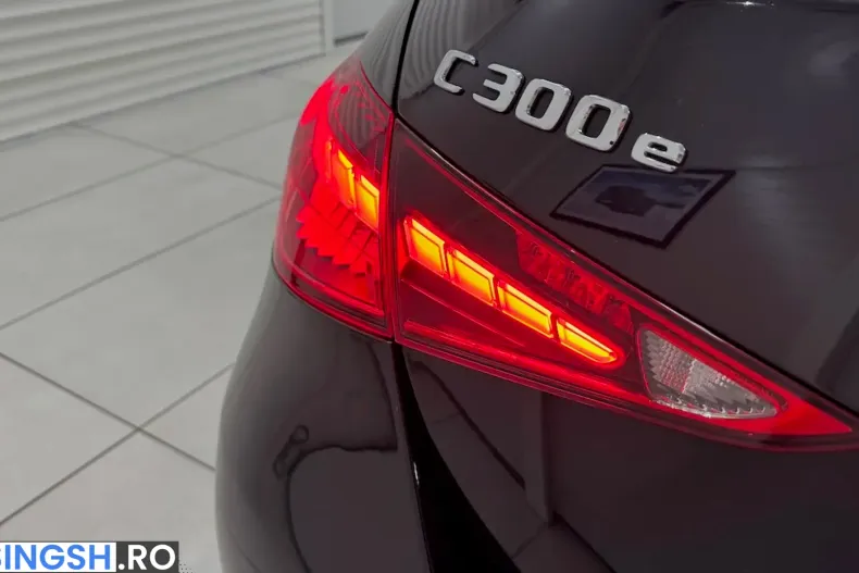 Mercedes-Benz C 300 (Clasa C) din 2023 cu 52.983 km - oferta MER259428 - foto 32