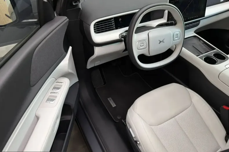 XPENG G6 din 2025 cu 4.100 km - oferta XPE259467 - foto 13