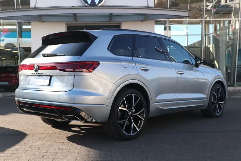 Volkswagen Touareg din 2025 cu 19.900 km - oferta VOL259489 - foto 3