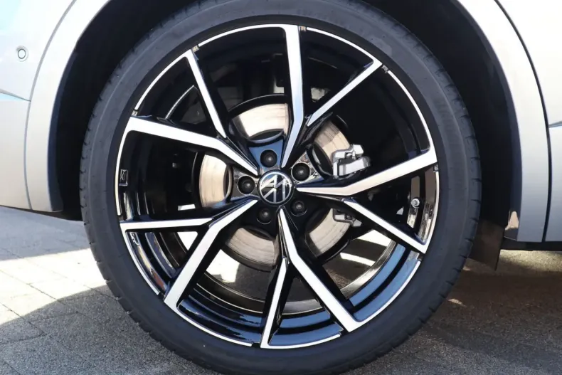 Volkswagen Touareg din 2025 cu 19.900 km - oferta VOL259489 - foto 5