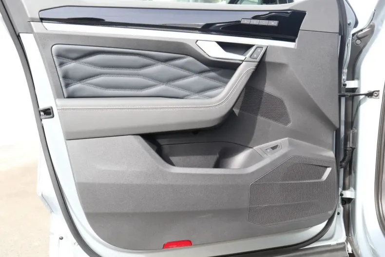 Volkswagen Touareg din 2025 cu 19.900 km - oferta VOL259489 - foto 6