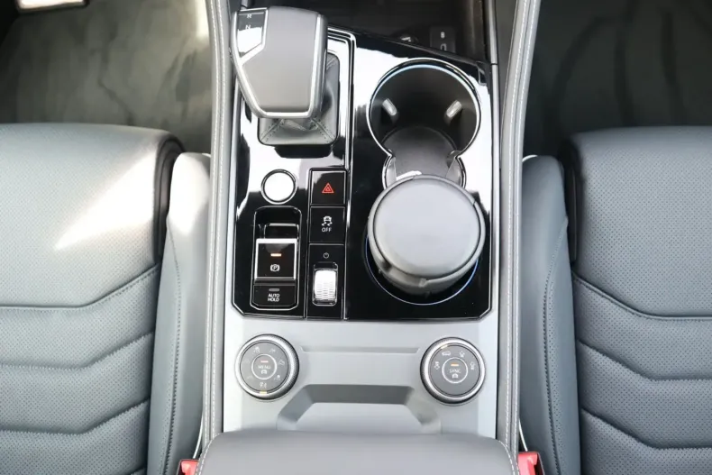Volkswagen Touareg din 2025 cu 19.900 km - oferta VOL259489 - foto 15