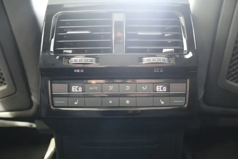 Volkswagen Touareg din 2025 cu 19.900 km - oferta VOL259489 - foto 16