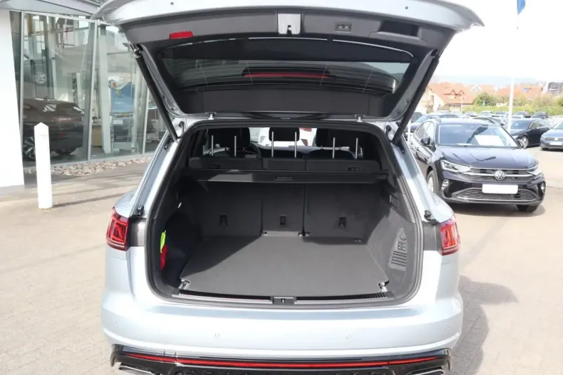 Volkswagen Touareg din 2025 cu 19.900 km - oferta VOL259489 - foto 17