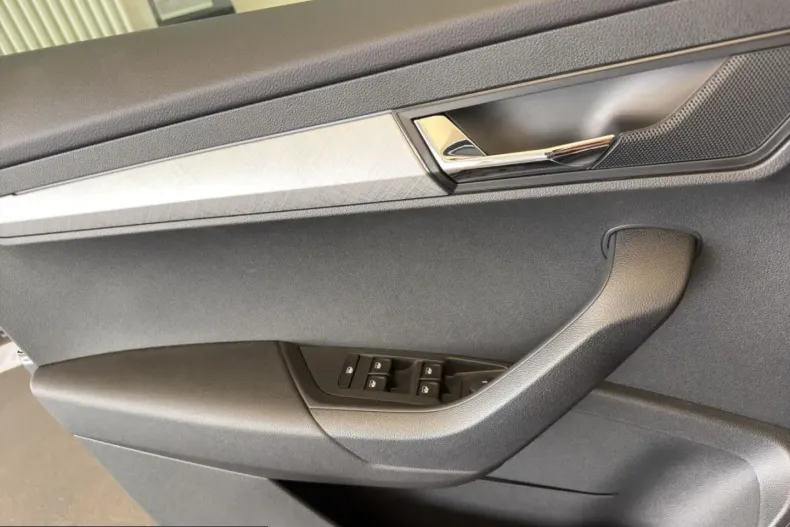 Skoda Karoq din 2025 cu 13.800 km - oferta SKO259511 - foto 14