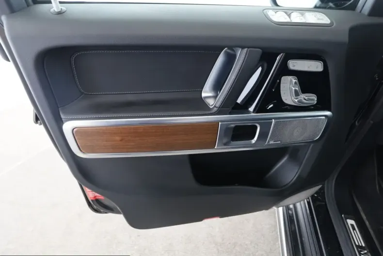 Mercedes-Benz G 450 (Clasa G) din 2025 cu 33.330 km - oferta MER259519 - foto 9