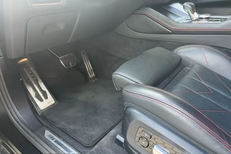 BMW XM (Seria X) din 2025 cu 17.900 km - oferta BMW259524 - foto 11