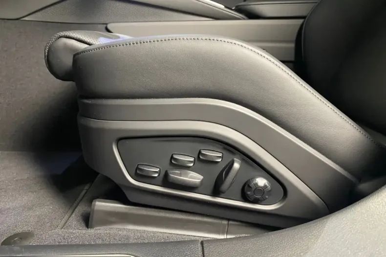 Porsche Panamera din 2025 cu 19.900 km - oferta POR259583 - foto 24