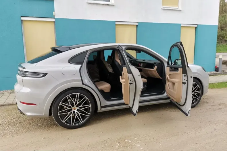 Porsche Cayenne din 2025 cu 14.500 km - oferta POR259604 - foto 3