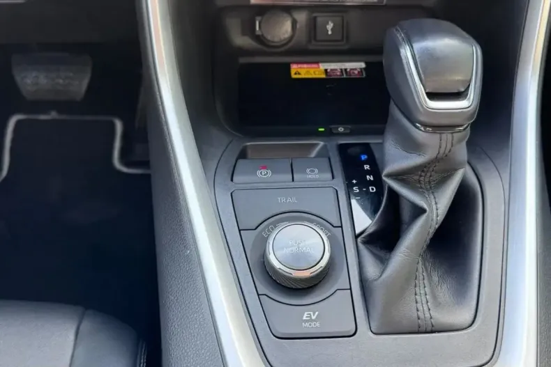 Toyota RAV4 din 2022 cu 63.475 km - oferta TOY259672 - foto 18