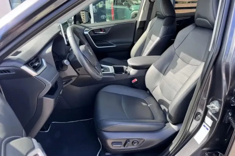Toyota RAV4 din 2022 cu 63.475 km - oferta TOY259672 - foto 25