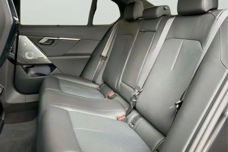 BMW M5 (Seria 5) din 2025 cu 11.000 km - oferta BMW259673 - foto 4