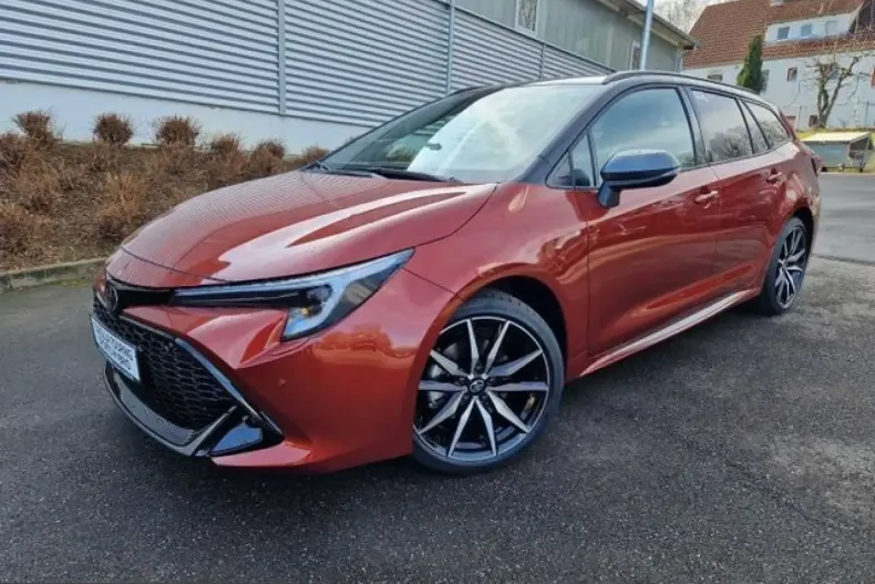 Toyota Corolla din 2025 cu 22.222 km - oferta TOY259680 - foto 1