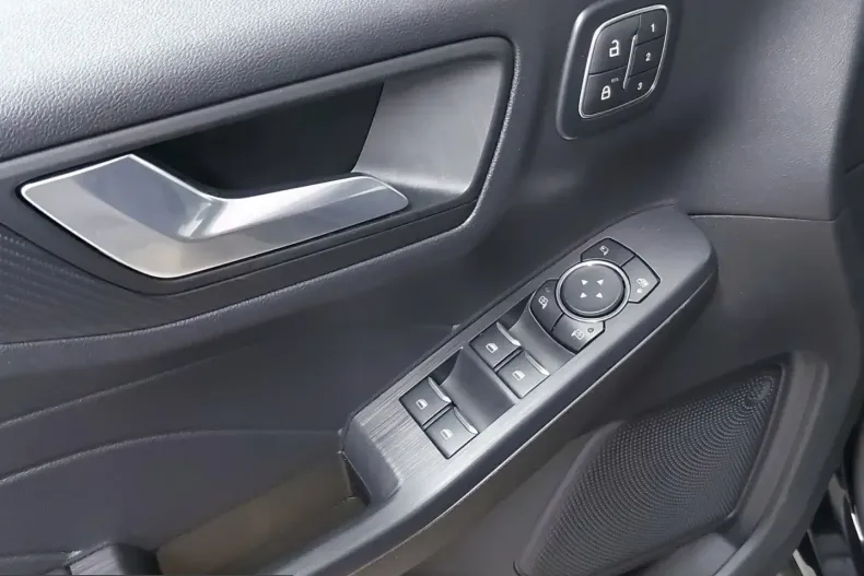 Ford Kuga din 2024 cu 33.902 km - oferta FOR259683 - foto 17