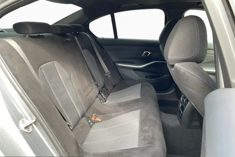 BMW 320 (Seria 3) din 2025 cu 25.096 km - oferta BMW259706 - foto 13