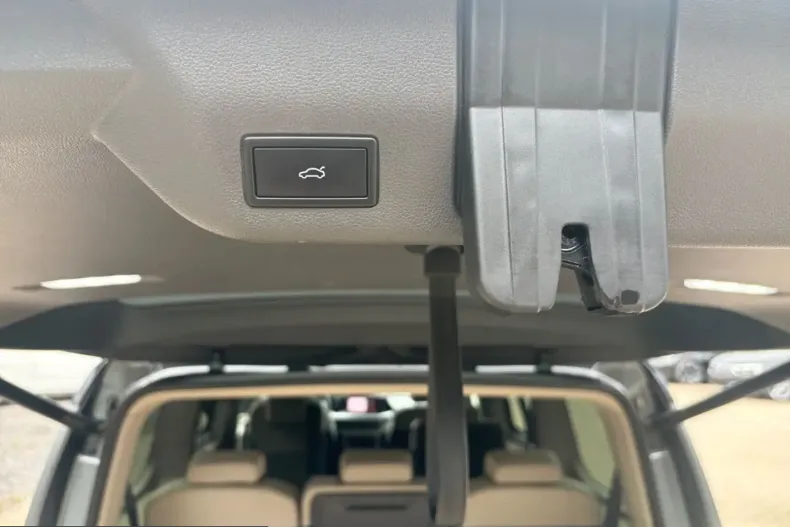 Volkswagen T7 Multivan din 2025 cu 30.000 km - oferta VOL259716 - foto 24
