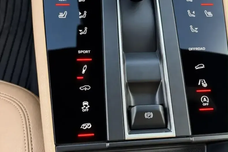 Porsche Macan din 2023 cu 39.721 km - oferta POR259722 - foto 4