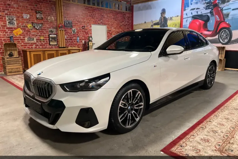 BMW 520 (Seria 5) din 2024 cu 25.176 km - oferta BMW259772 - foto 1