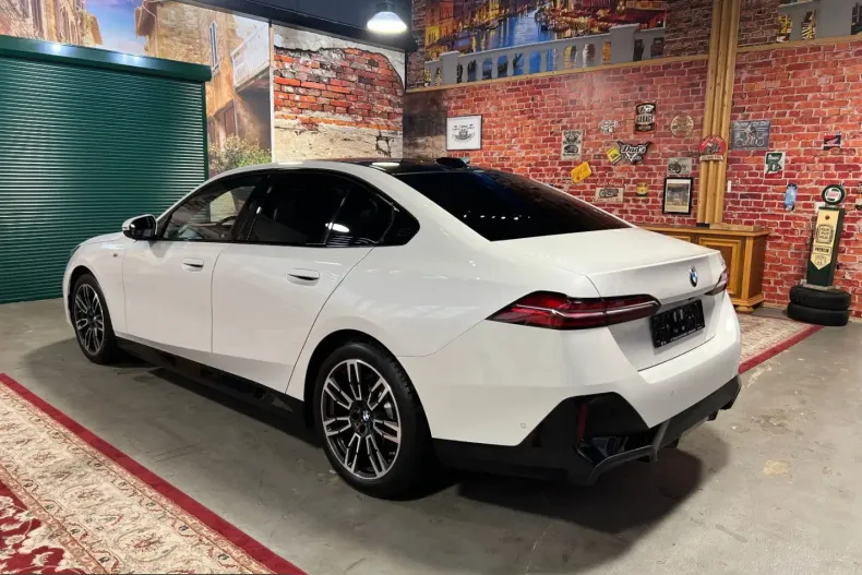 BMW 520 (Seria 5) din 2024 cu 25.176 km - oferta BMW259772 - foto 8