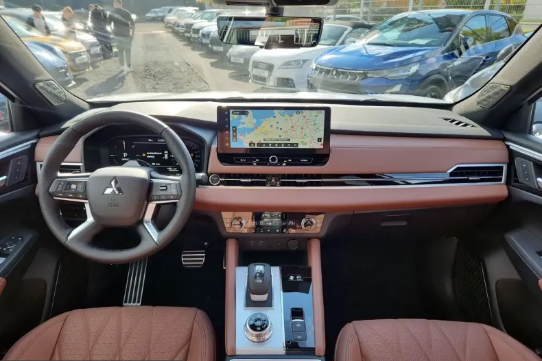 Mitsubishi Plug-in Hybrid Outlander din 2025 cu 36.824 km - oferta MIT259773 - foto 9