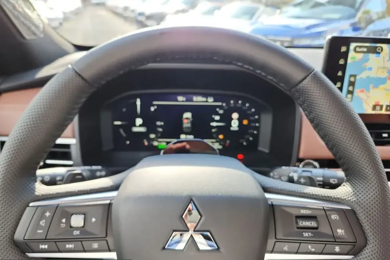 Mitsubishi Plug-in Hybrid Outlander din 2025 cu 36.824 km - oferta MIT259773 - foto 11