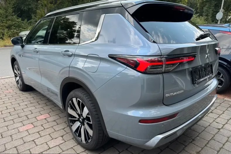 Mitsubishi Outlander din 2025 cu 10.900 km - oferta MIT259777 - foto 6