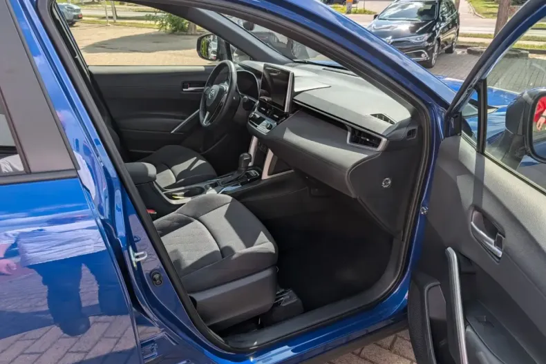 Toyota Corolla Cross din 2024 cu 17.200 km - oferta TOY259782 - foto 15