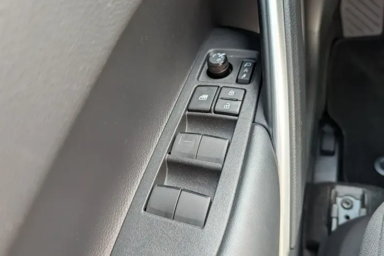 Toyota Corolla Cross din 2024 cu 17.200 km - oferta TOY259782 - foto 23