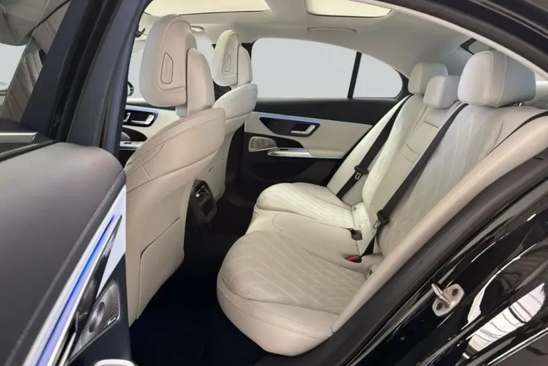 Mercedes-Benz E 300 (Clasa E) din 2025 cu 12.061 km - oferta MER259785 - foto 12