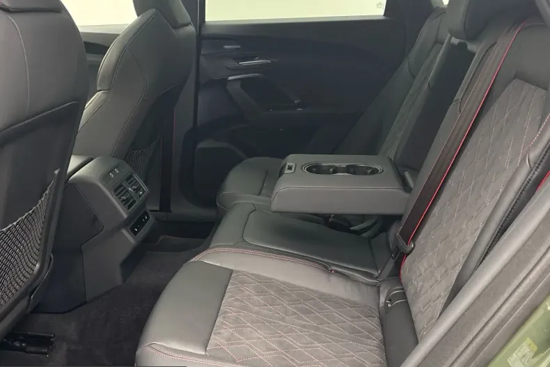 Audi SQ5 din 2025 cu 15.415 km - oferta AUD259819 - foto 11