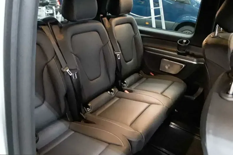 Mercedes-Benz V 300 (Clasa V) din 2025 cu 14.300 km - oferta MER259824 - foto 7