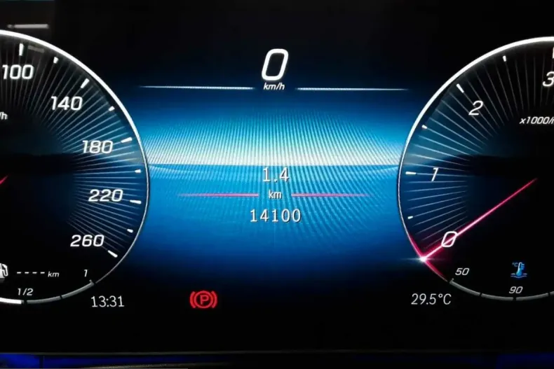 Mercedes-Benz V 300 (Clasa V) din 2025 cu 14.300 km - oferta MER259824 - foto 10
