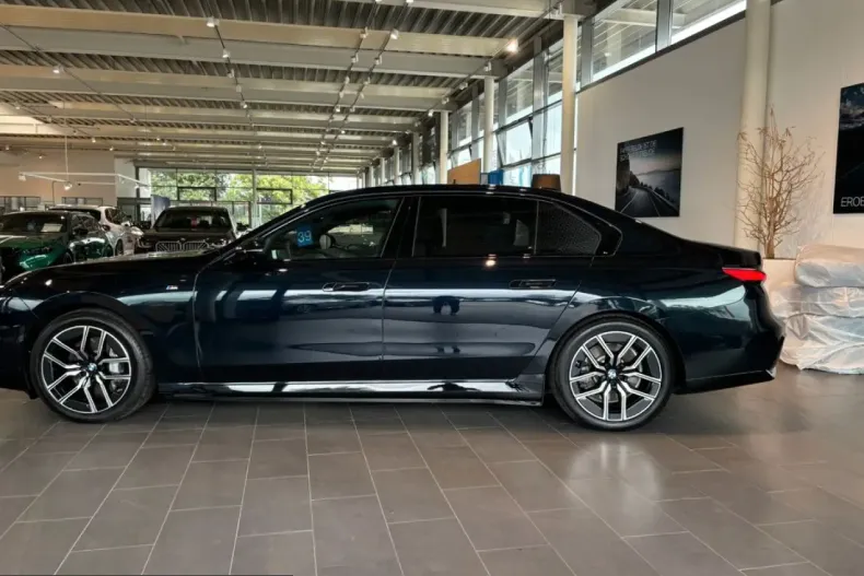 BMW i7 (Seria 7) din 2025 cu 39.800 km - oferta BMW259825 - foto 4