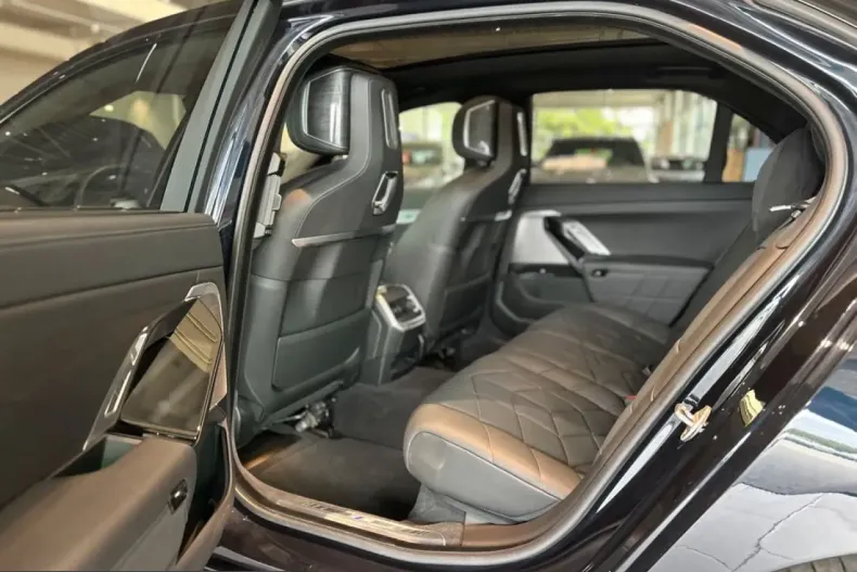 BMW i7 (Seria 7) din 2025 cu 39.800 km - oferta BMW259825 - foto 21