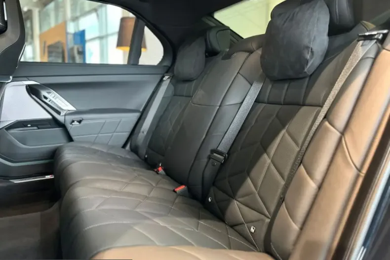 BMW i7 (Seria 7) din 2025 cu 39.800 km - oferta BMW259825 - foto 23
