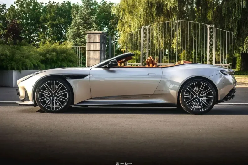 Aston Martin DB12 din 2024 cu 8.000 km - oferta AST259887 - foto 2