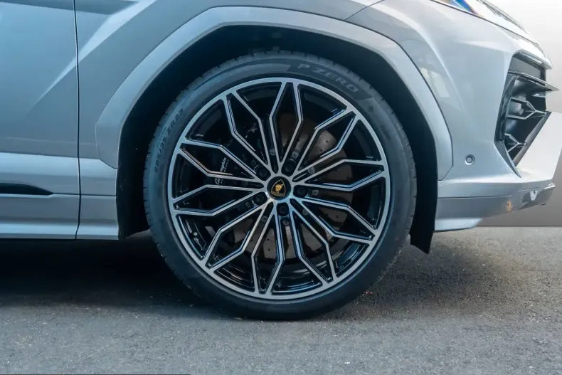 Lamborghini Urus din 2025 cu 9.590 km - oferta LAM259888 - foto 11