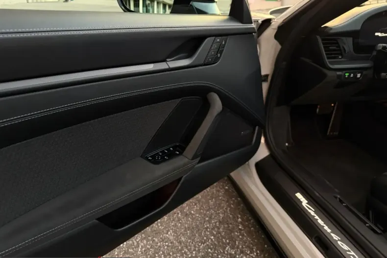 Porsche 992 din 2025 cu 10.144 km - oferta POR259934 - foto 8
