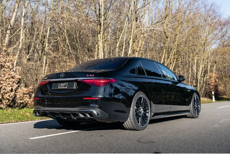 Mercedes-Benz S 63 AMG (Clasa S) din 2025 cu 14.900 km - oferta MER259956 - foto 2