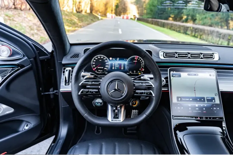 Mercedes-Benz S 63 AMG (Clasa S) din 2025 cu 14.900 km - oferta MER259956 - foto 9