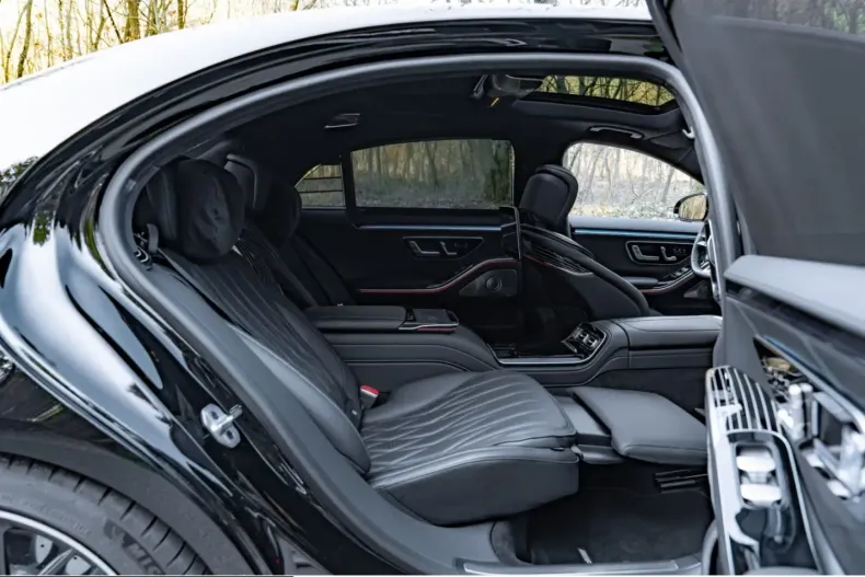 Mercedes-Benz S 63 AMG (Clasa S) din 2025 cu 14.900 km - oferta MER259956 - foto 14